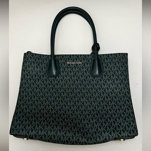 Michael Kors Mercer Accordion